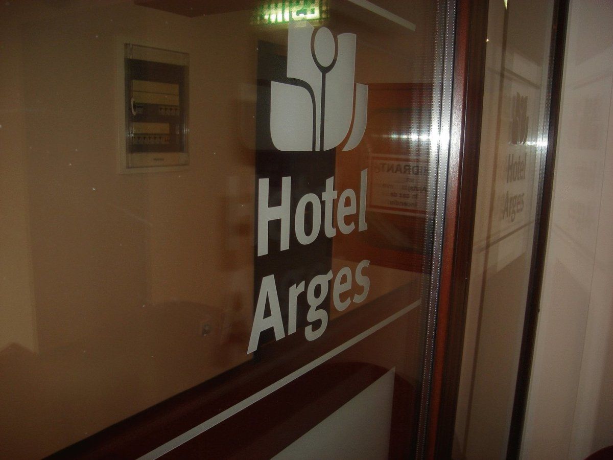 Отель Hotel Arges Pitesti Питешти-36